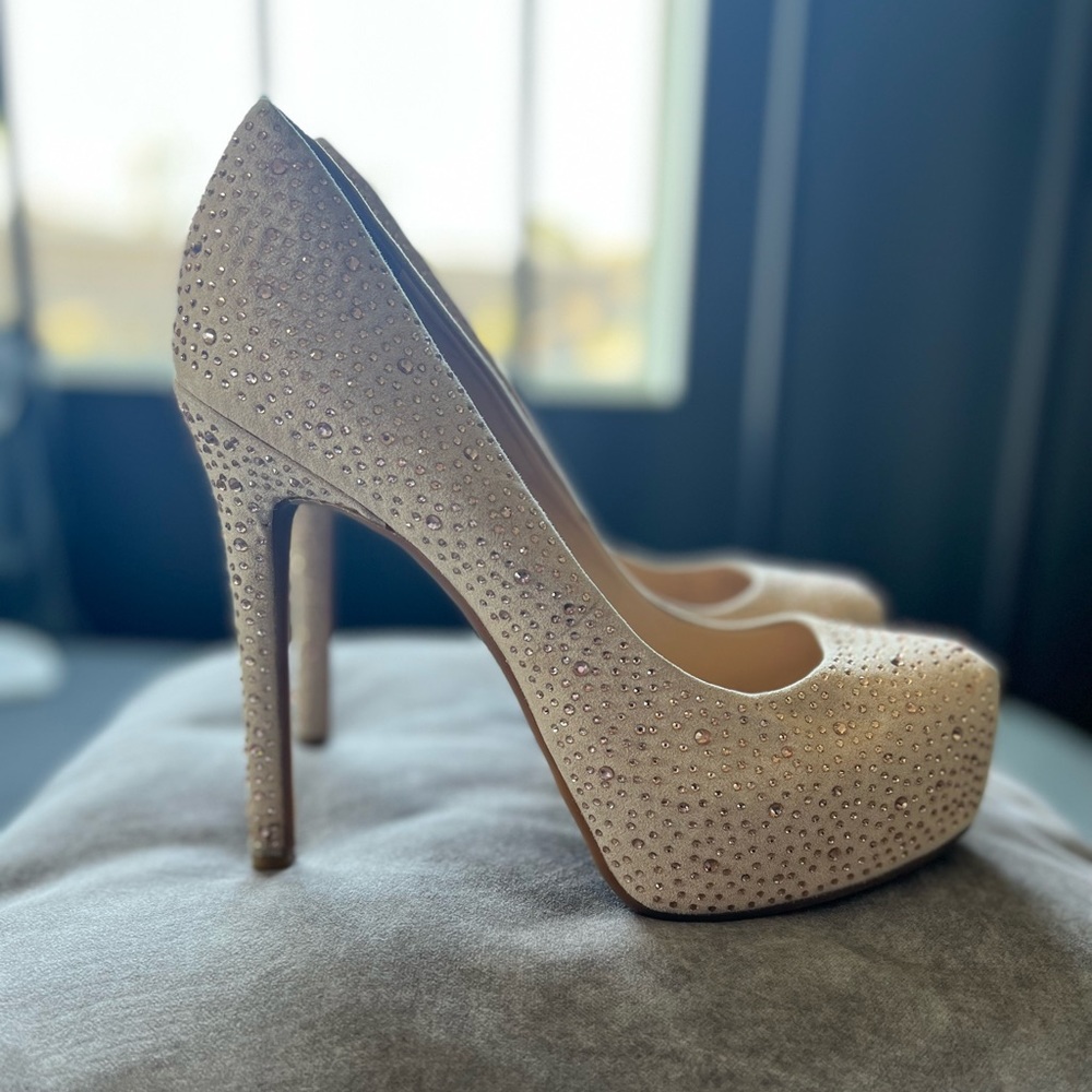Jessica Simpson Nude Sparkle Pump